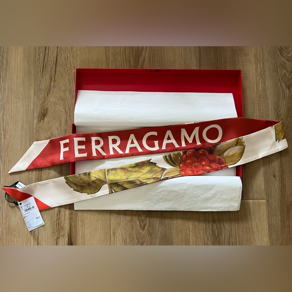 New Ferragamo Wild Berry Reversible Silk Bandeau Twilly - Picture 3 of 6